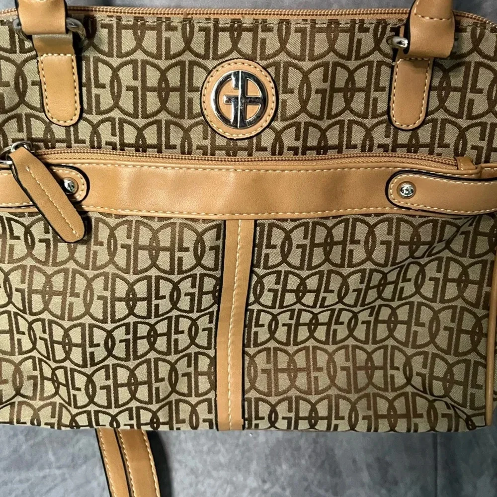 Giani Bernini Camel, Tan and Brown Shoulder Bag with Tons of Pockets